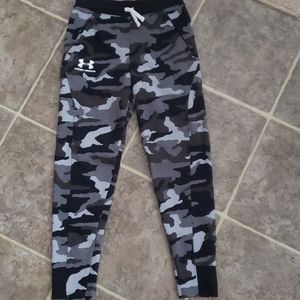 Boys Under Armour camo joggers